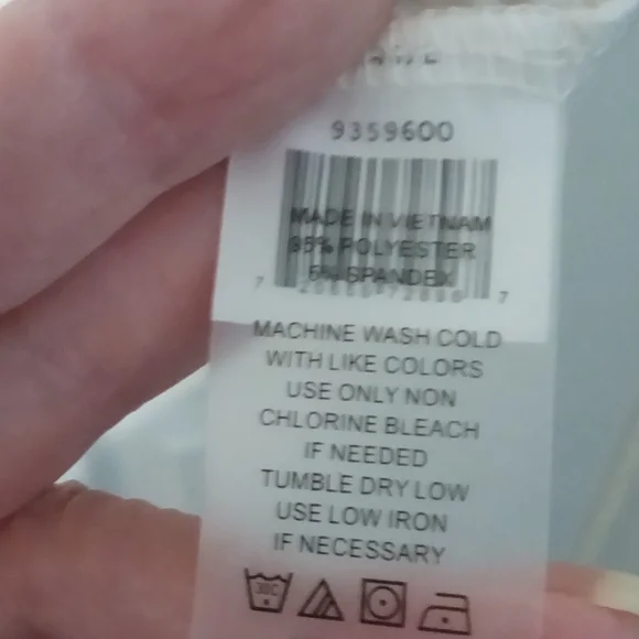 Vince Camuto Beige Patterned V-Neck Blouse - Picture 3 of 7